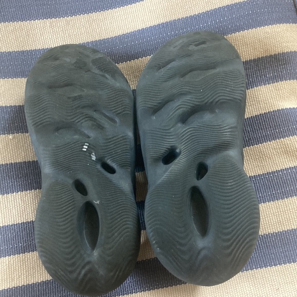 Yeezy foam runner Sz 10 - Picture 2 of 3